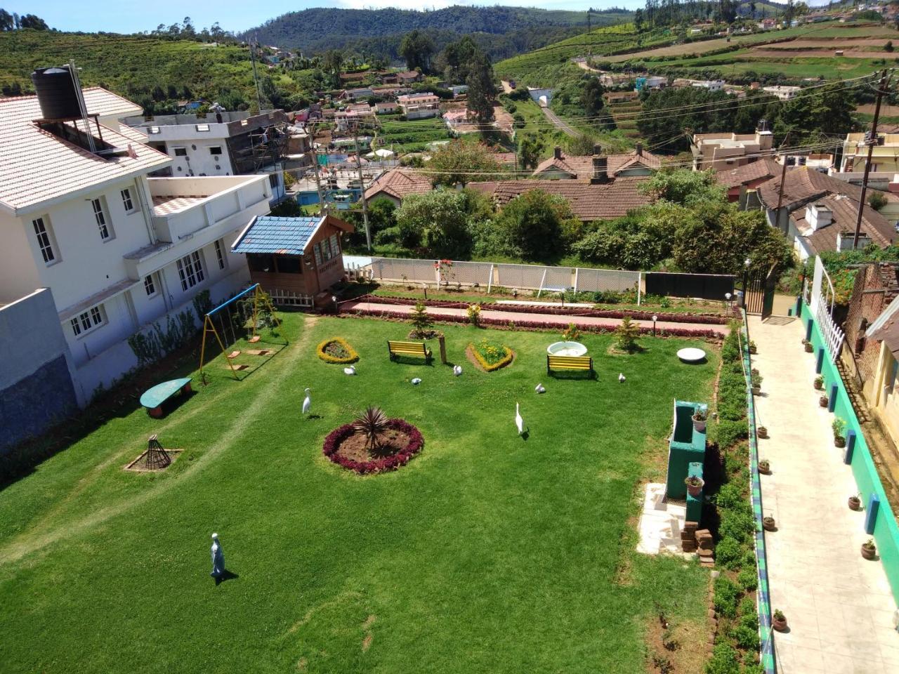 Drizzle Drop Inn Ooty Bagian luar foto