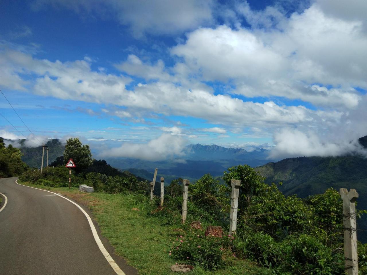 Drizzle Drop Inn Ooty Bagian luar foto